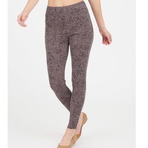 NWT SPANX Jean-ish Ankle Leggings in Desert Dot Size Medium Tummy Control